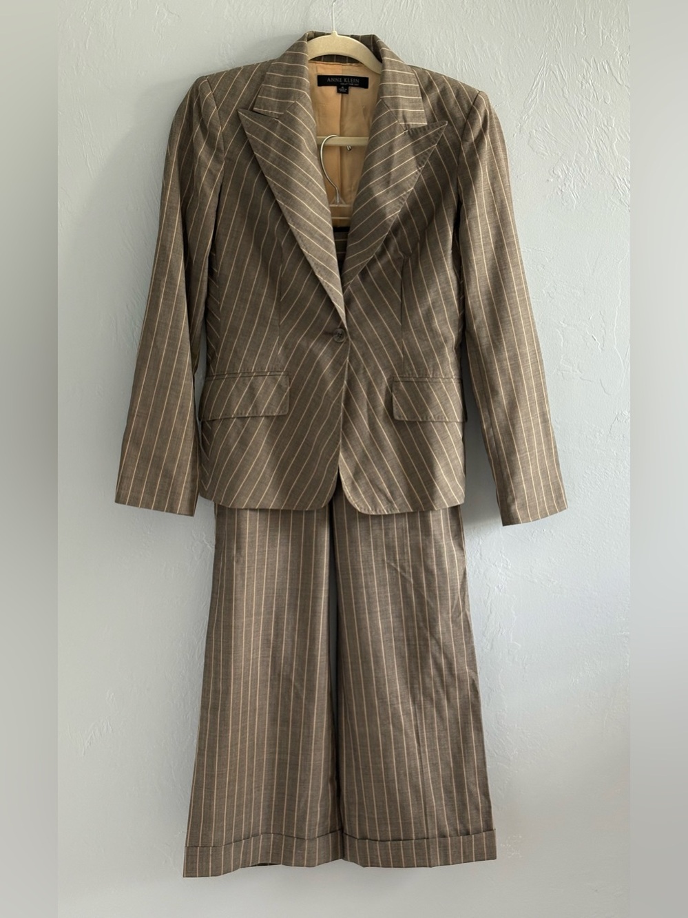 Anne Klein Wool Beige Pinstripe Women’s Suit 4 - Blazer & Pants